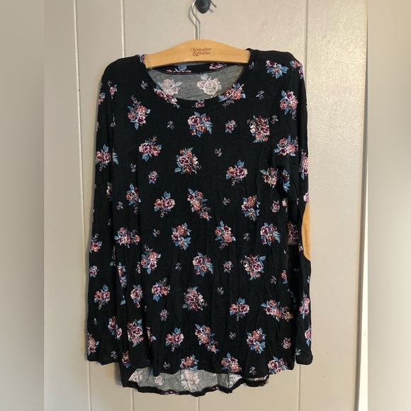 👚(bundle 4 items w/👚for $16) Pullover flowered top - Picture 1 of 8